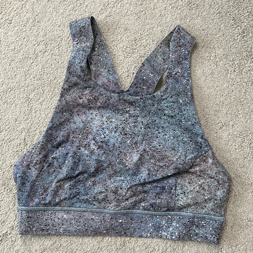 Lululemon sports bra 6 worn only a few times